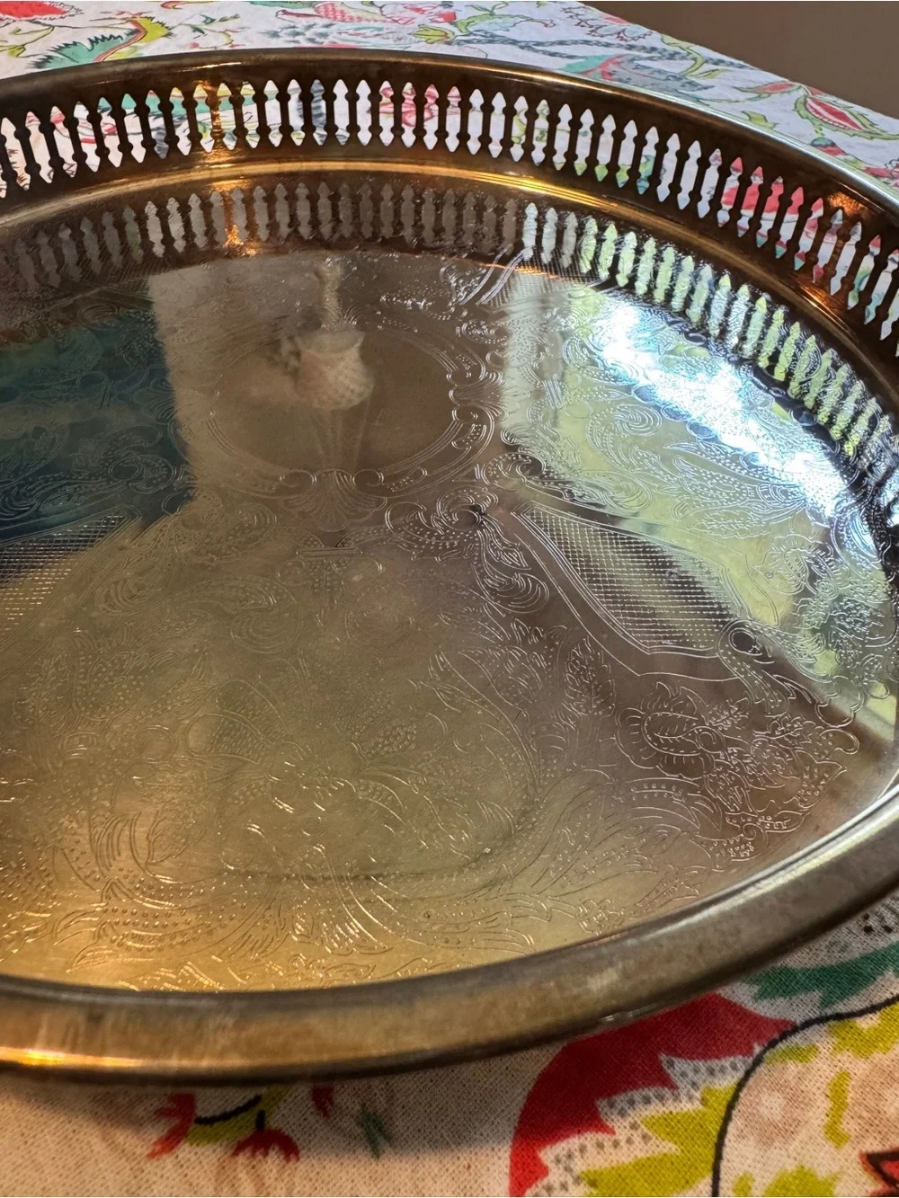 N/A vintage round